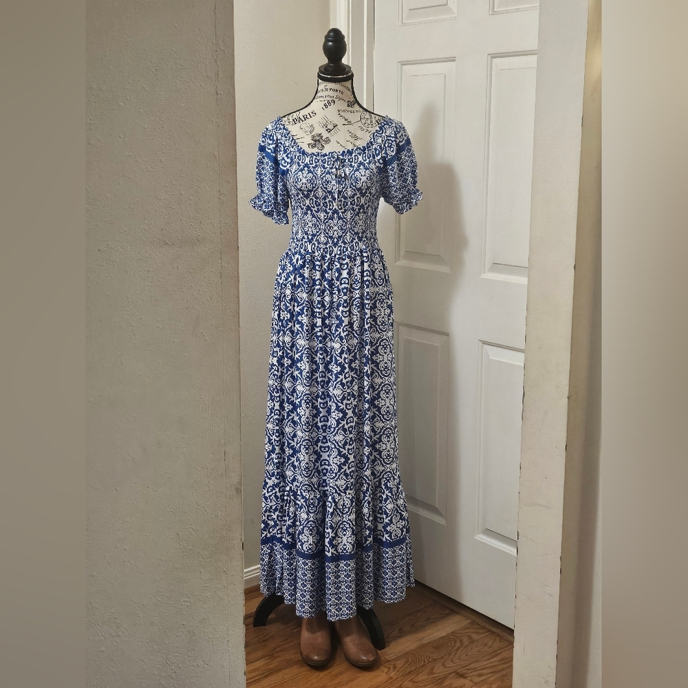 Elegant Blue and White Maxi Cotton Dress With Gold String